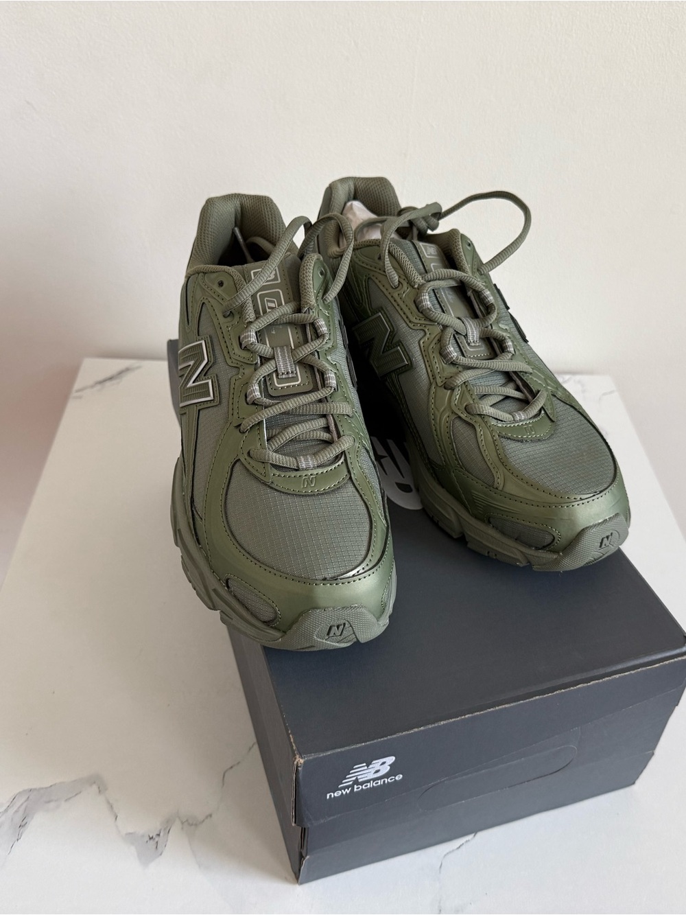 New Balance Men's Olive Green Chunky Sneakers